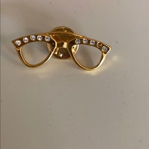 Super cute sunglasses brooch